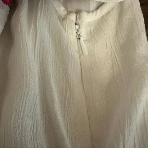 American Eagle White Romper with Floral Embroidery Size 8 - Picture 11 of 14